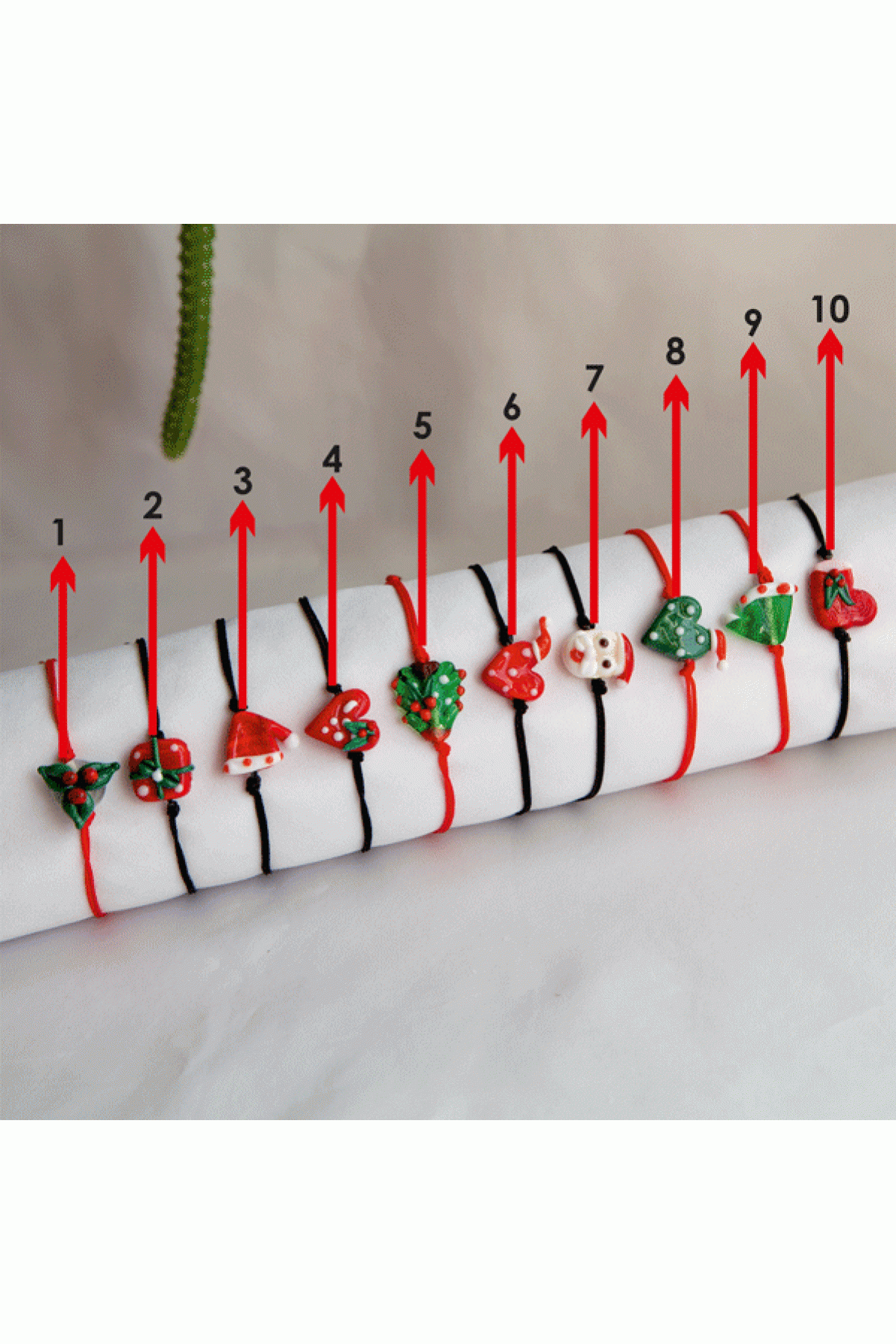 CHRISTMAS GLASS BEAD BRACELET